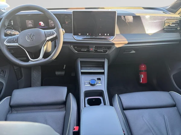 VOLKSWAGEN Tiguan (2025) — foto 5 van 17