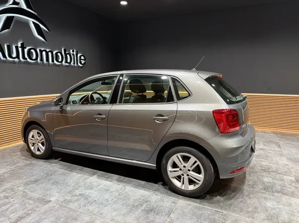 Volkswagen Polo (2015) — foto 13 van 23