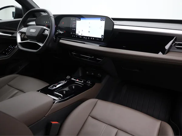 AUDI Q6 e-tron (2025) — foto 16 van 22