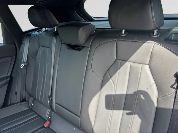 AUDI Q6 e-tron (2025) — foto 8 van 24