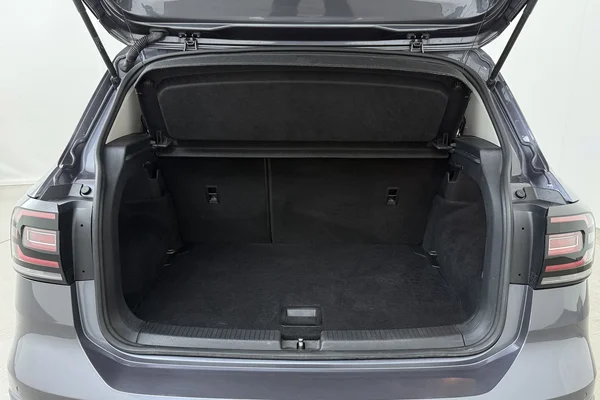 Volkswagen T-Cross (2022) — foto 17 van 21