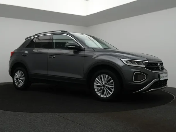 Volkswagen T-Roc (2022) — foto 22 van 28
