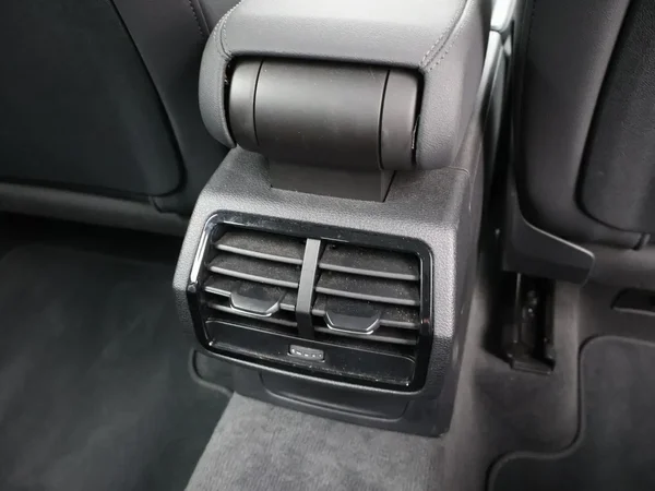 Audi Q3 (2022) — foto 11 van 27