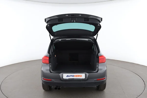 Volkswagen Tiguan (2016) — foto 7 van 16