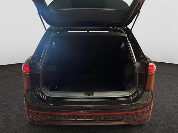 VOLKSWAGEN Tiguan (2025) — foto 14 van 24