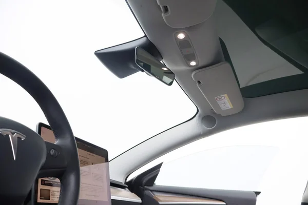 Tesla Model 3 (2023) — foto 20 van 83