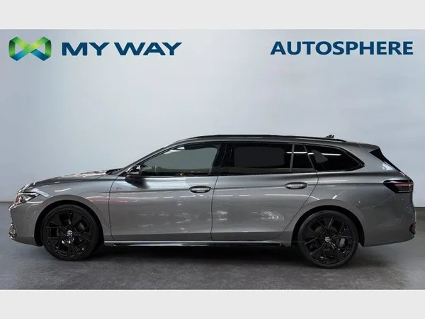 Volkswagen Passat Variant (2024) — foto 23 van 38