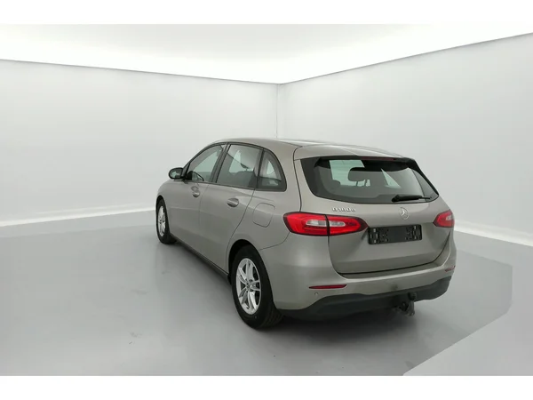 MERCEDES-BENZ B 180 (2020) — foto 3 van 36