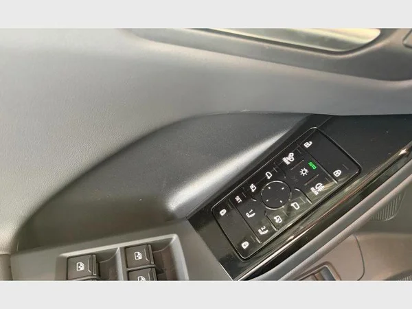 AUDI Q6 e-tron (2026) — foto 10 van 21