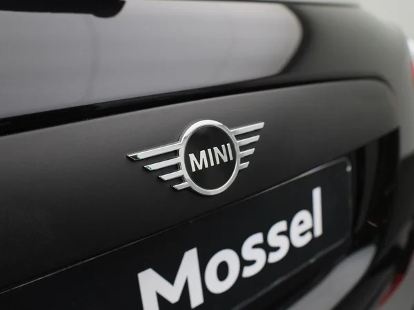 MINI Cooper (2022) — foto 27 van 40