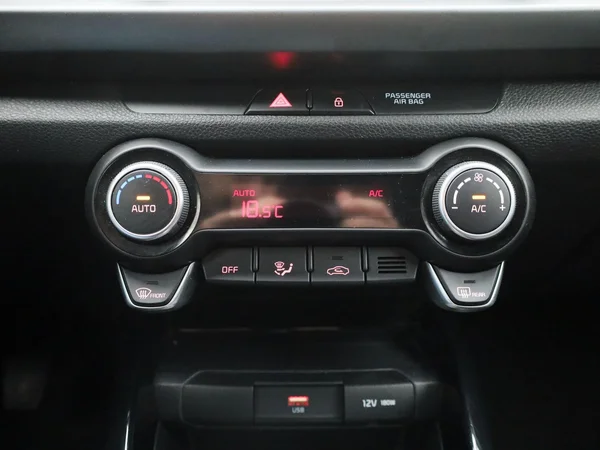 Kia Rio (2023) — foto 13 van 37