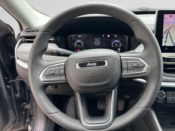 JEEP Compass (2023) — foto 4 van 24