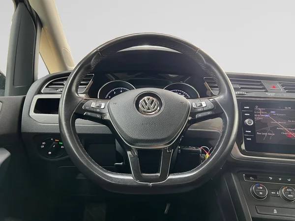 VOLKSWAGEN Touran (2019) — foto 17 van 20