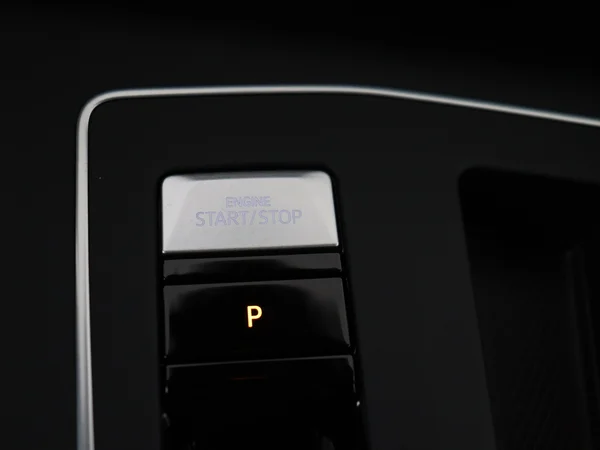 VOLKSWAGEN Golf (2024) — foto 16 van 28