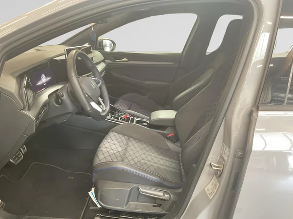 VOLKSWAGEN Golf VIII (2025) — foto 22 van 22