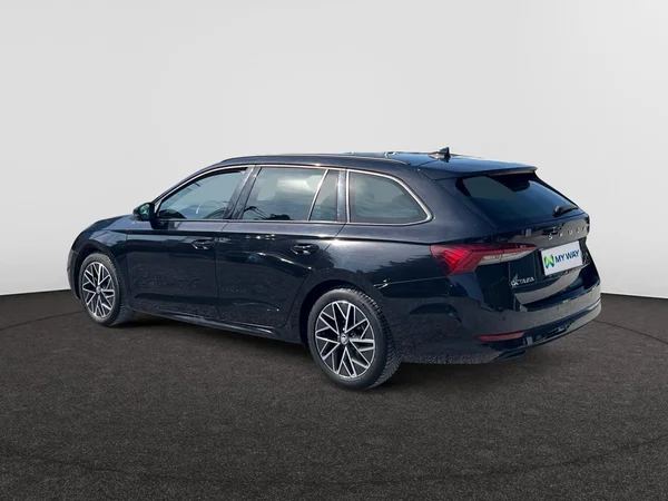 SKODA Octavia SW (2022) — foto 8 van 18