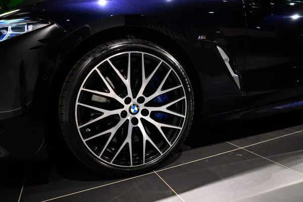 BMW M8 (2023) — foto 37 van 38