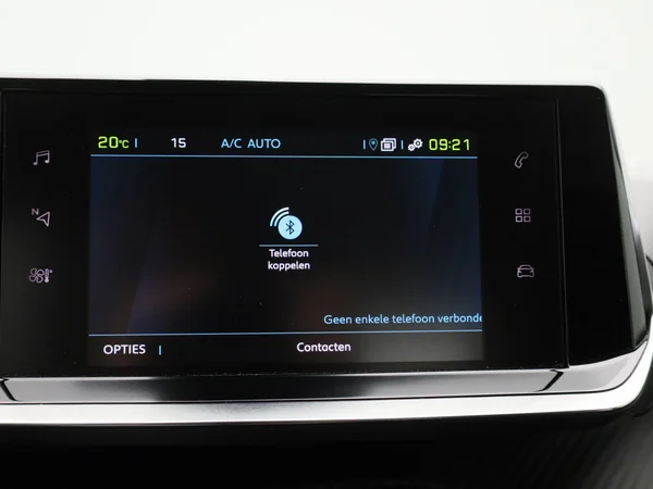 Peugeot e-2008 (2022) — foto 13 van 42