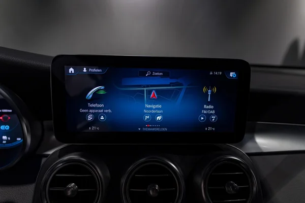 Mercedes-Benz GLC (2022) — foto 5 van 38