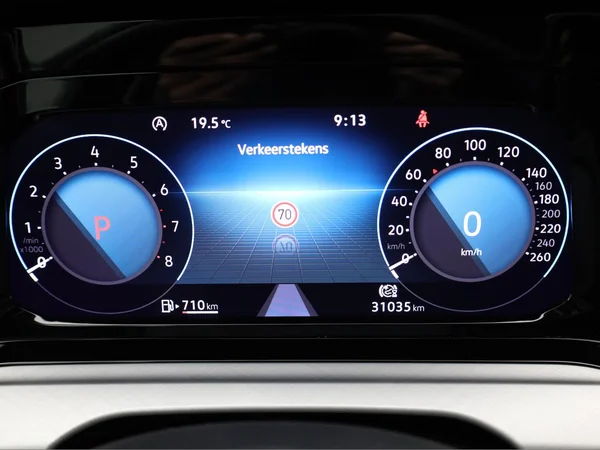 VOLKSWAGEN Golf VIII (2024) — foto 13 van 20