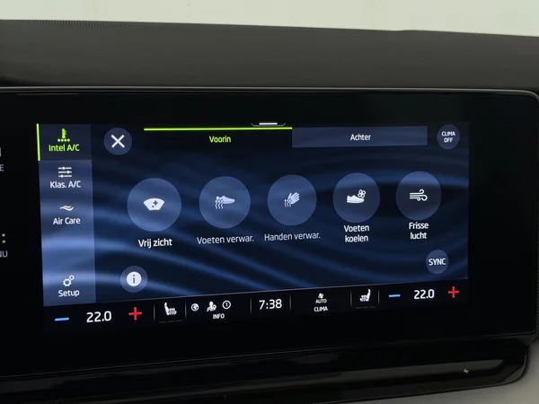 SKODA Octavia (2022) — foto 18 van 32