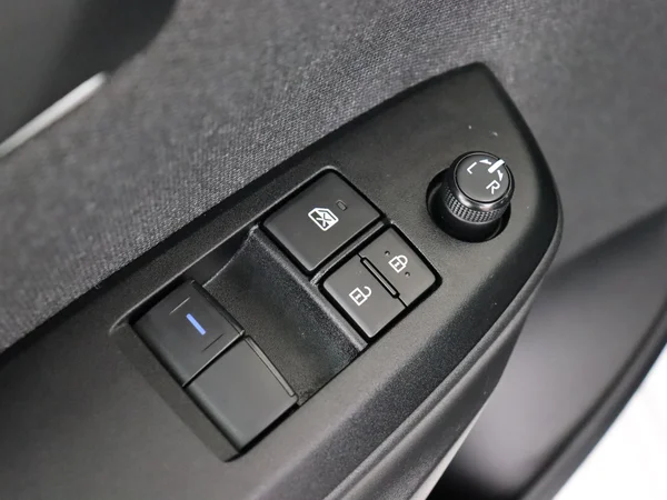 TOYOTA Yaris (2021) — foto 18 van 25