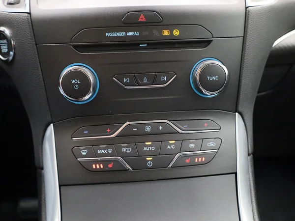 Ford S-Max (2022) — foto 9 van 39