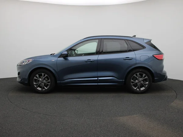Ford Kuga (2022) — foto 34 van 49