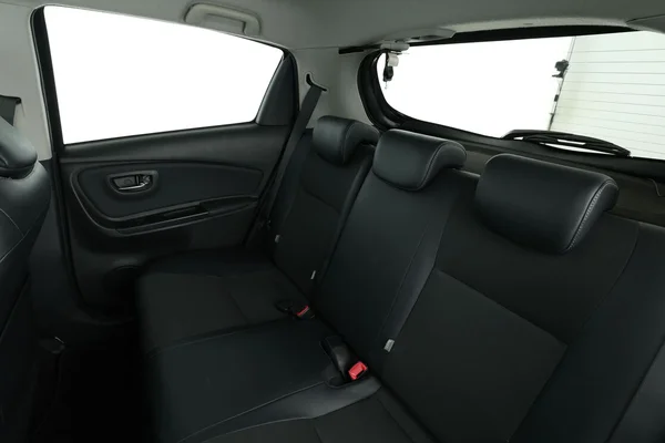 Toyota Yaris (2015) — foto 5 van 16