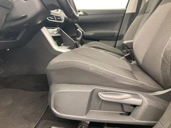 VOLKSWAGEN Taigo (2023) — foto 22 van 36