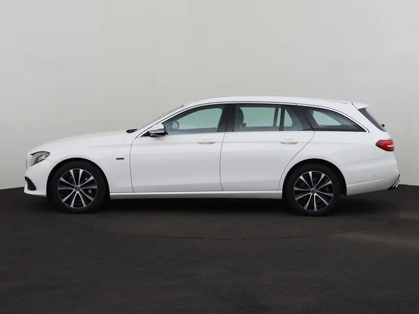 MERCEDES E 300 (2020) — foto 12 van 31