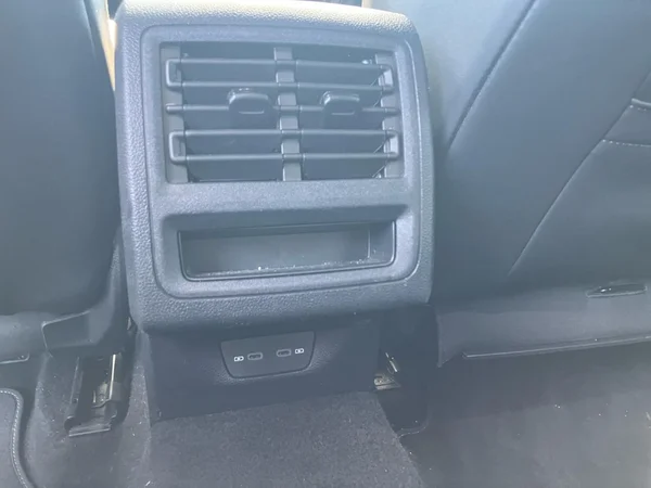 VOLKSWAGEN Golf VIII (2025) — foto 2 van 25