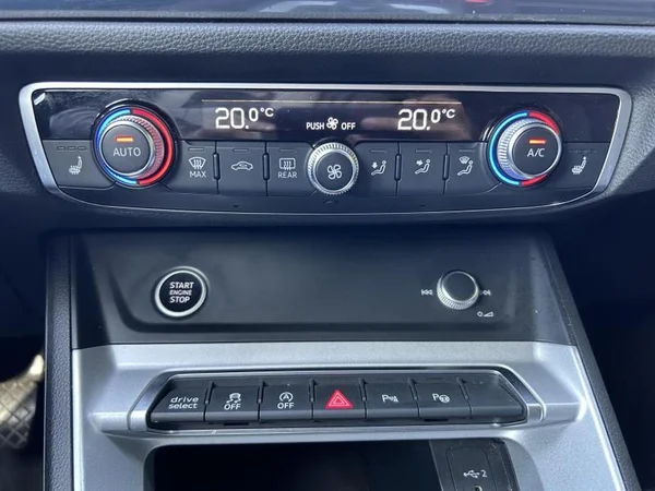 AUDI Q3 Sportback (2023) — foto 14 van 35