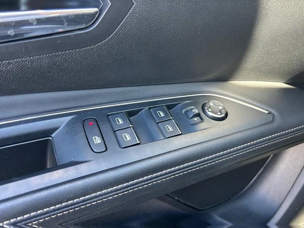 PEUGEOT 5008 Dsl (2022) — foto 22 van 32