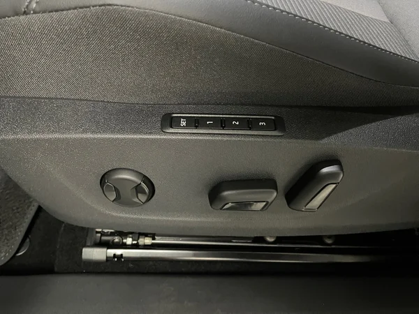 SKODA Enyaq (2024) — foto 5 van 15