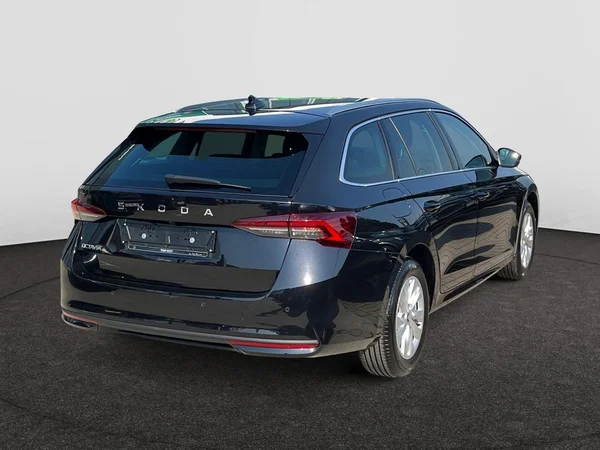 SKODA Octavia Combi (2025) — foto 12 van 22