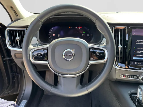 VOLVO V90 (2023) — foto 4 van 24