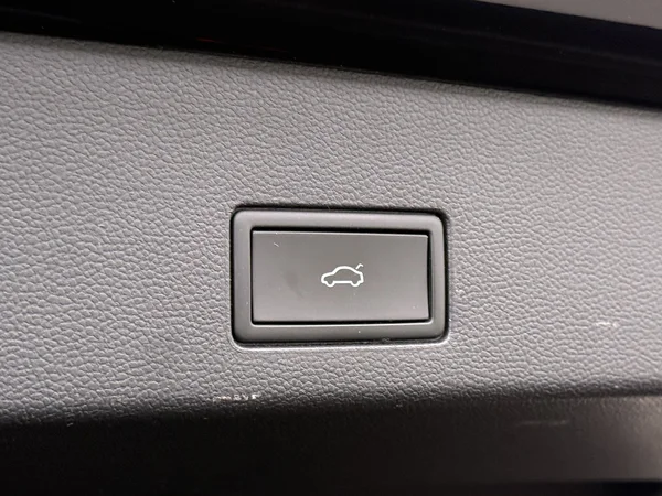 VOLKSWAGEN Golf Variant (2022) — foto 24 van 33