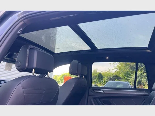 Volkswagen Tiguan (2022) — foto 14 van 27