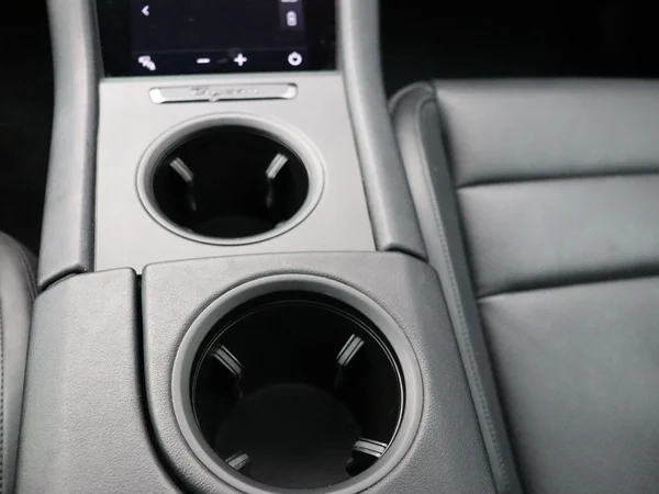 Porsche Taycan (2022) — foto 17 van 38