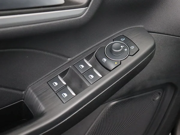 FORD Kuga (2024) — foto 20 van 28