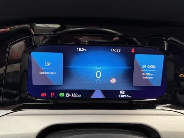 Volkswagen Golf (2024) — foto 3 van 17