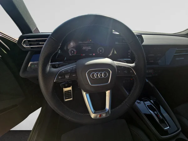AUDI A3 Sedan (2025) — foto 4 van 24