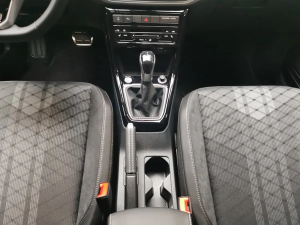 VOLKSWAGEN T-Cross (2025) — foto 6 van 15