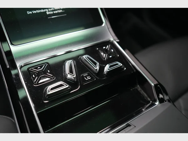 AUDI A8 Long PHEV (2024) — foto 34 van 43