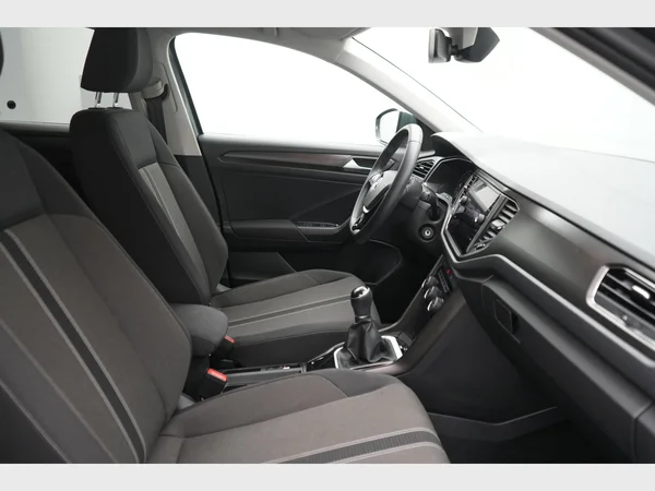 VOLKSWAGEN T-Roc (2019) — foto 24 van 24