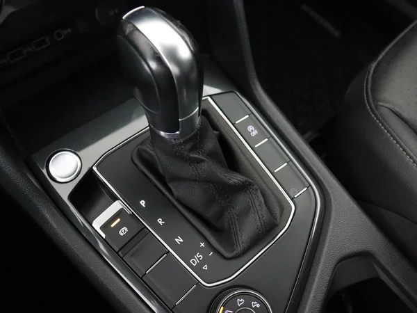 VOLKSWAGEN Tiguan (2019) — foto 4 van 28