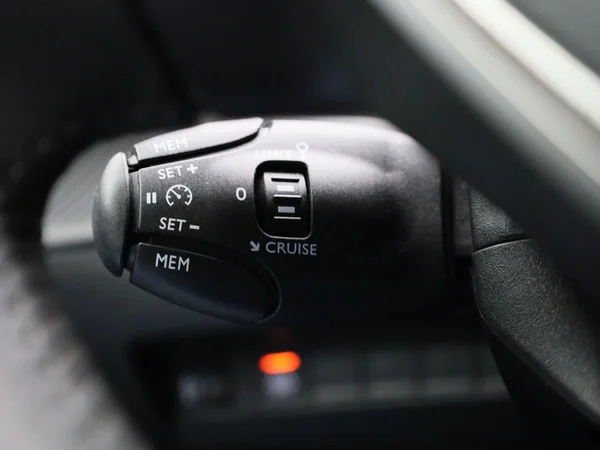 Peugeot e-2008 (2022) — foto 19 van 42