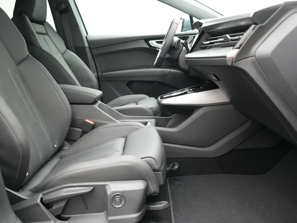 AUDI Q4 e-tron (2025) — foto 10 van 20