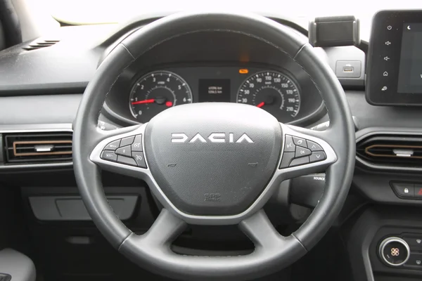 Dacia Jogger (2023) — foto 6 van 34